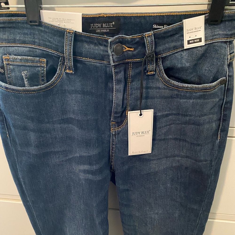 NWT Judy blue, skinny capris